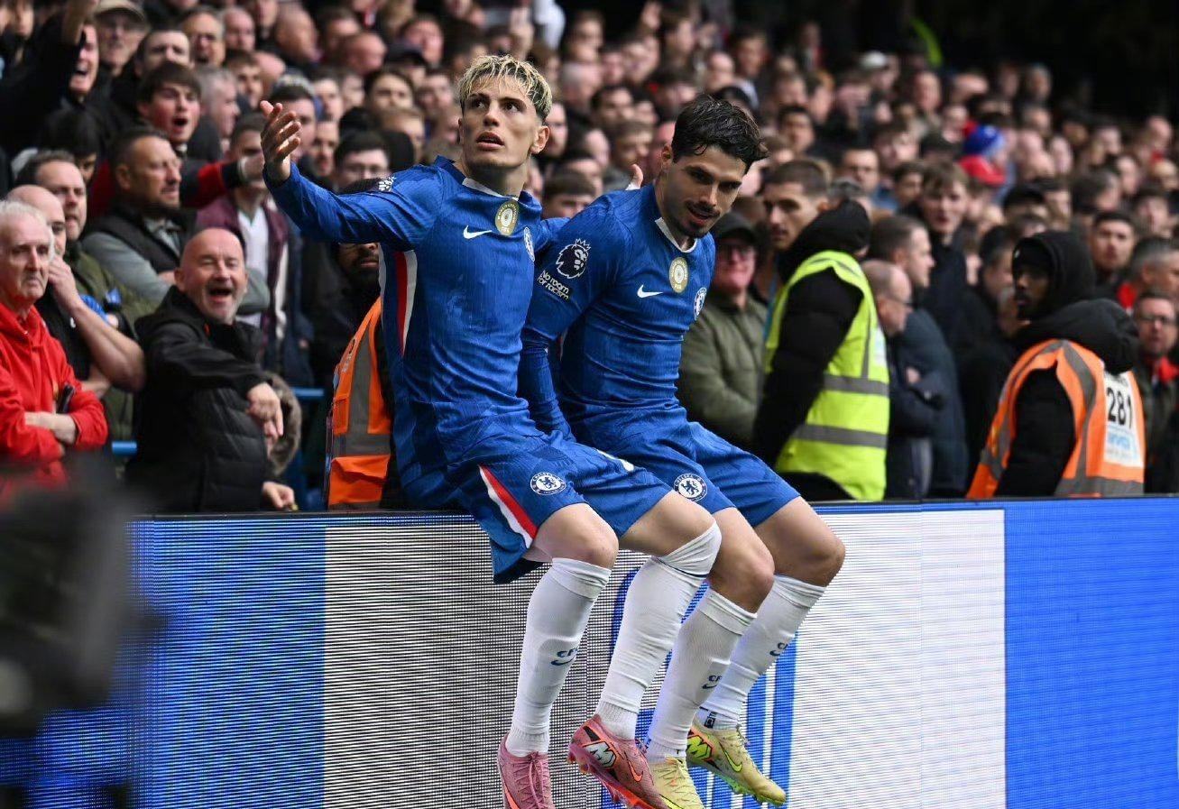 我们更该看 我们更该看